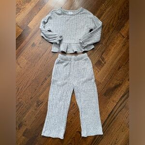 Baby GAP- girls size 4 Sweater Top Matching set wide let pant Gray Ribbed Knit